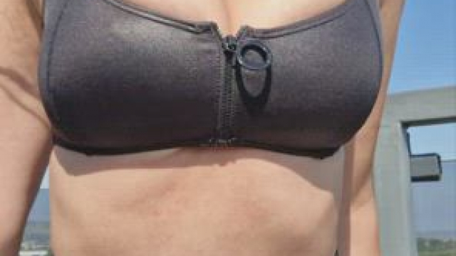 The boobie zipper broke on me drop