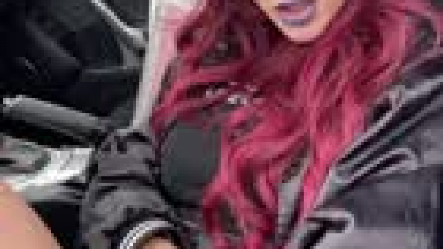 A quick cum in the parking lot