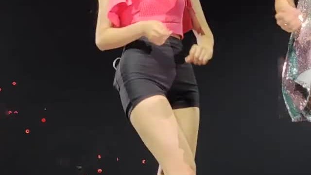 Twice - Tzuyu in Tight Black Shorts
