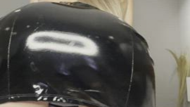 I enjoy being bent over and spread my holes