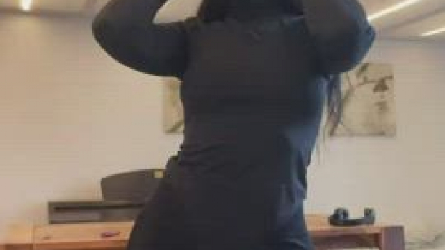 Stretch that you will not see in my TikTok ;)