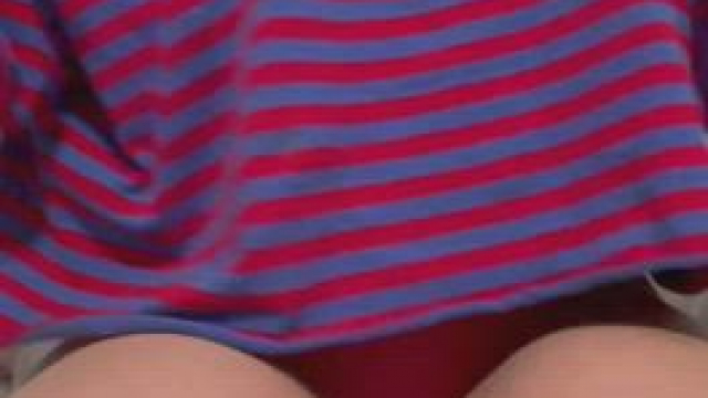 Little drop w some thick thighs on the side