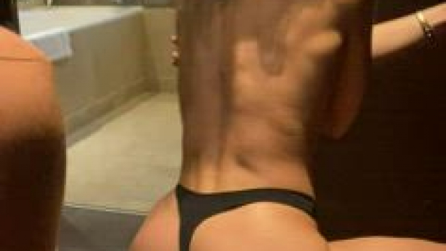 any older redditor here who can show an arab teen how's her daddy