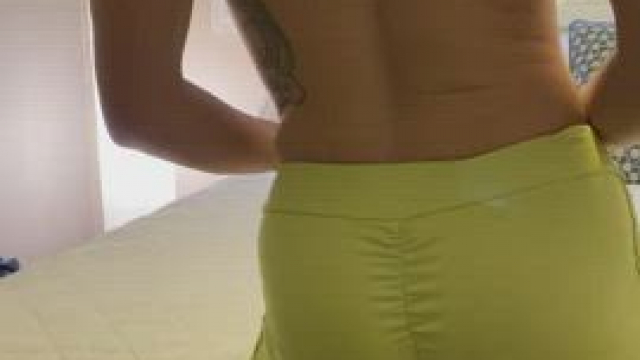 Like my yoga shorts ?