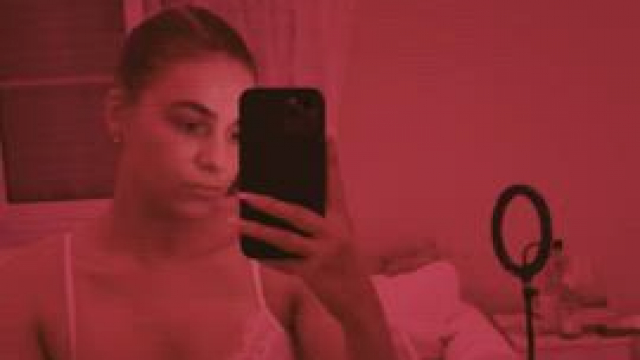 Just a horny 19 year old girl ??