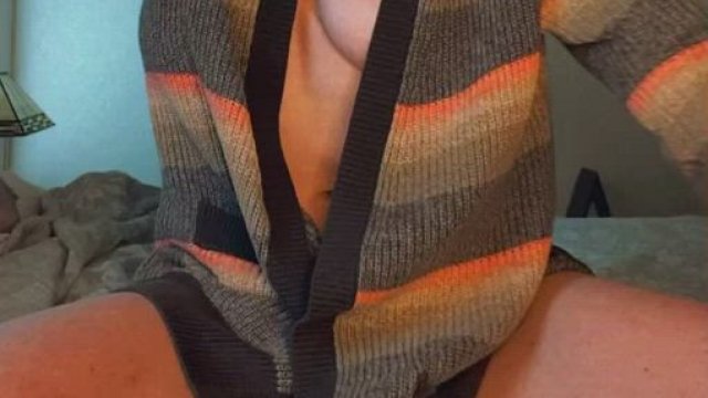 My sweater and I... seducing. Come please me.