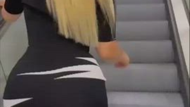 Mummy shows you something