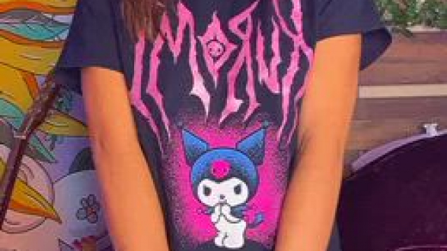 Flashing my cuty body!