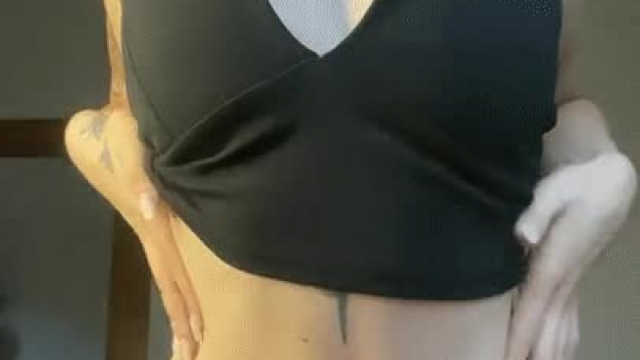 Be my photographer and take a lot of erotic photos for me[GIF]