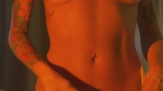 Have you ever dreamed about fucking a Uruguayan with golden body?