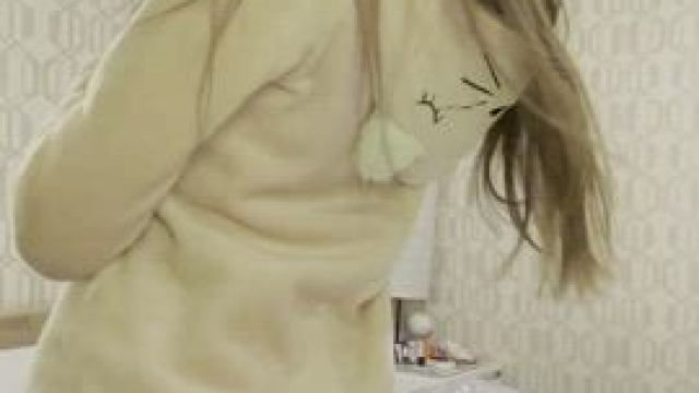 A quickie until my mom get home?