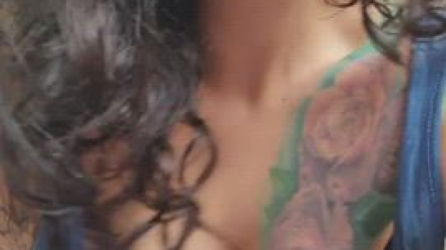 I wanna feel your hands under my shirt (OC)