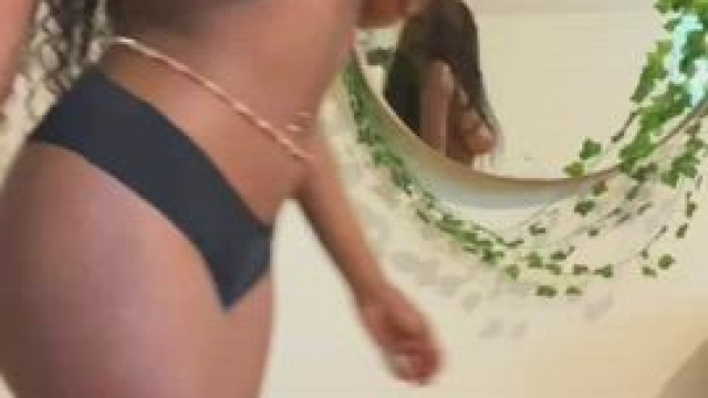 Raise your cocks if I turn you on ;)