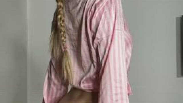 [F] If you're looking for something to do with your extra hour, do me!