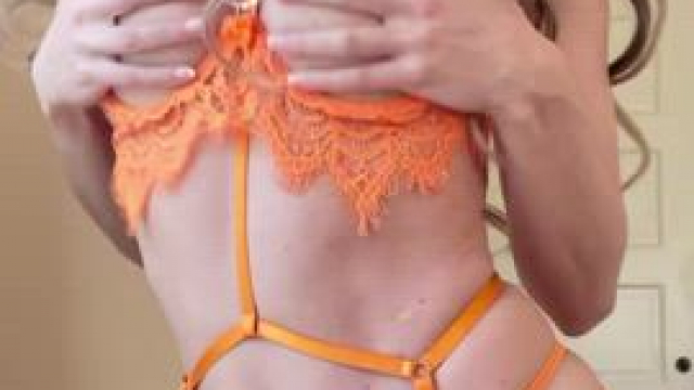 I’m case you were wondering what my petite pussy looks like ;)