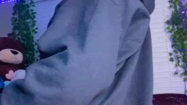 Does my venezolana body make you wanna fuck?