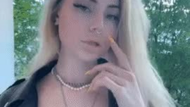 you find an 19 y/o teasing you, what u doin?