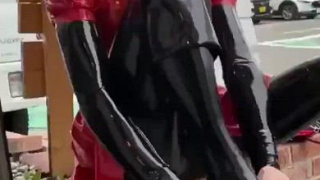 Removing Latex Socks in Public - @MizukiYuho