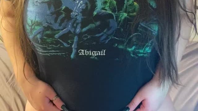 Any metalheads who like big tits? [F23][OC]