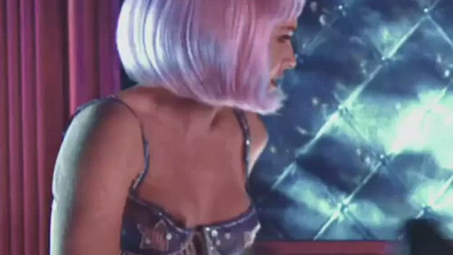 Natalie Portman in closer