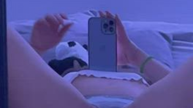 Me scrolling through naughty chicks