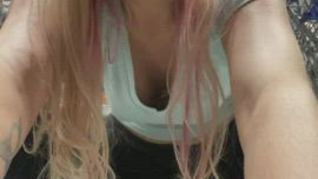 What’s a girl gotta do to get help at Lowes?