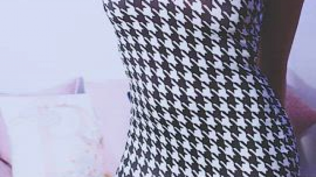 I'm 5 feet tall and 34DD