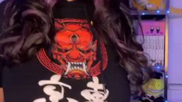 Who asked for a big tiddy Latina goth gf this holiday?