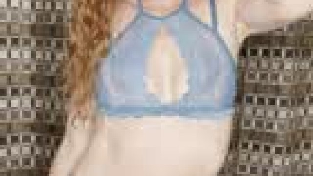 41-yr old momma of two and I don’t care if you have a puss or a cock, if this turn