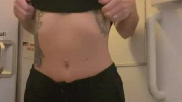 I discovered the key to making air travel more fun… wear a lush for the duration