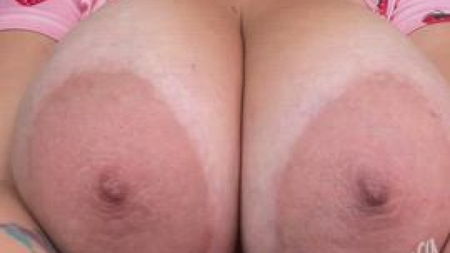 Anyone here addicted to thick tits ?