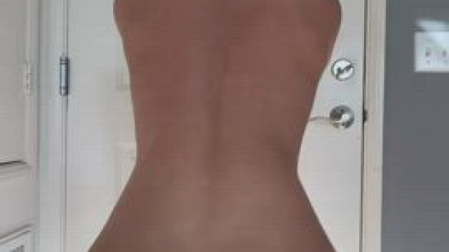 Enjoy seeing my thick ass twerk