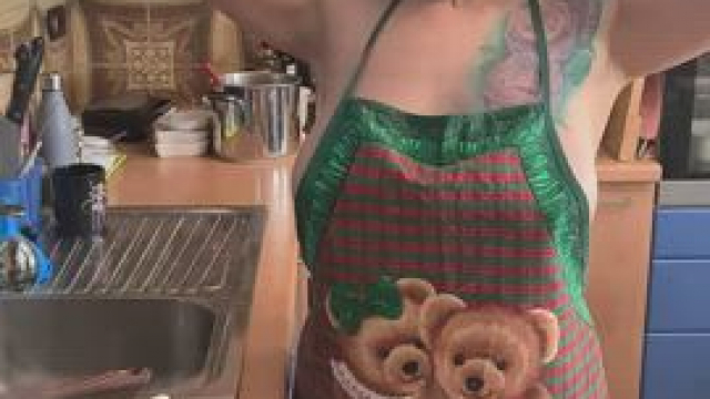 Wifey is cooking something special for lunch, hope you're hungry!