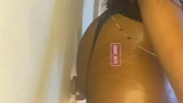 Ass Clapping Bouncing Dildo