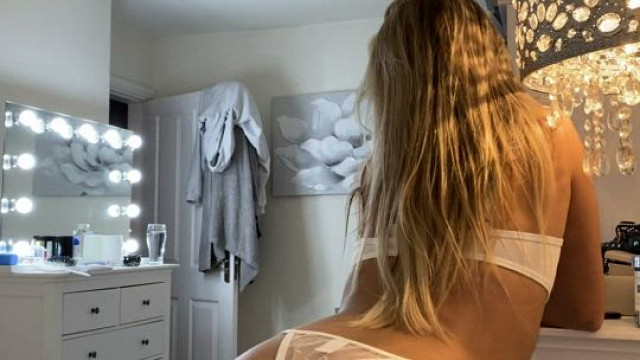 girlfriend or fuck buddy?