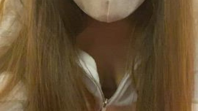 Busted flashing in the hotel hallway