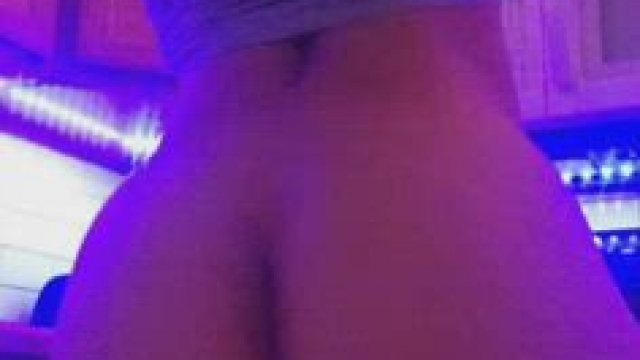 Breakfast is served... Cum get me