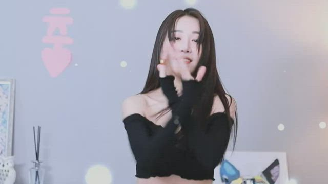 Crayon Pop - Ellin Bottom of the Bra Peek