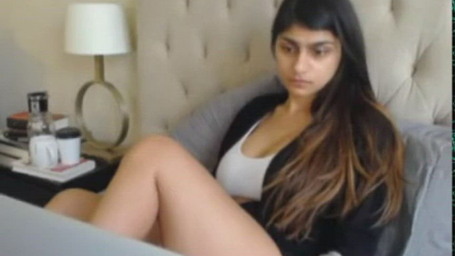 Get your boobs out Mia