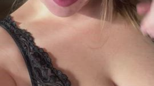 I just wanna show you my big tits!