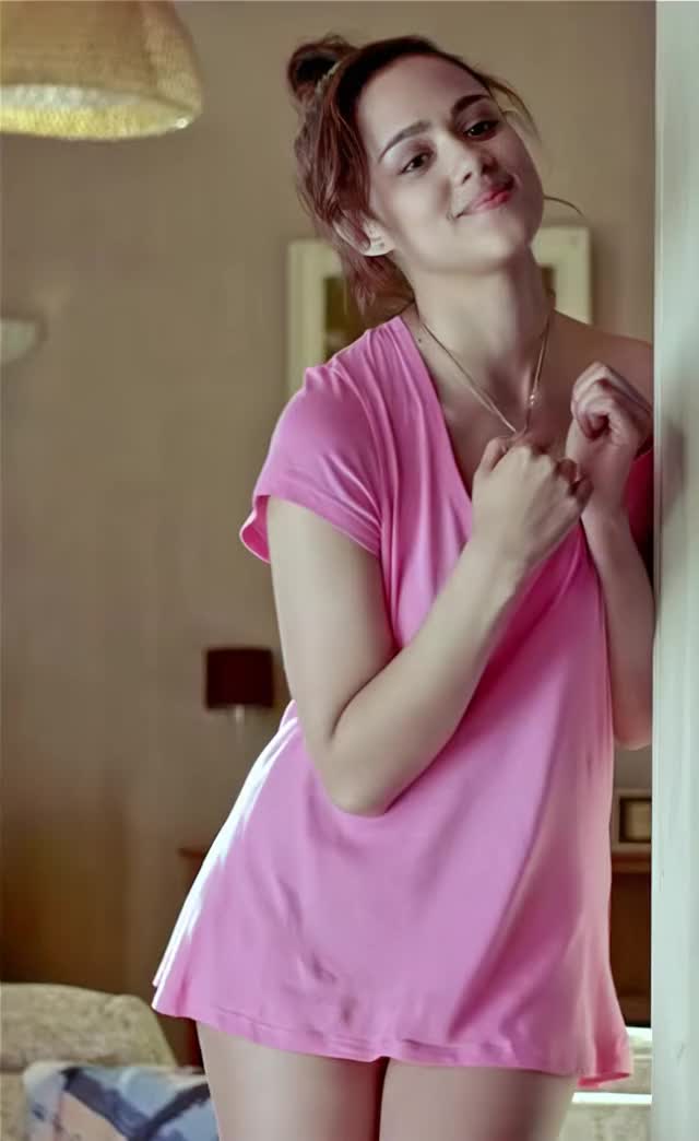 Nathalie Emmanuel top back plot in Misfits - Porn Gif on Nathalie Emmanuel top back plot in Misfits - Porn Gif on