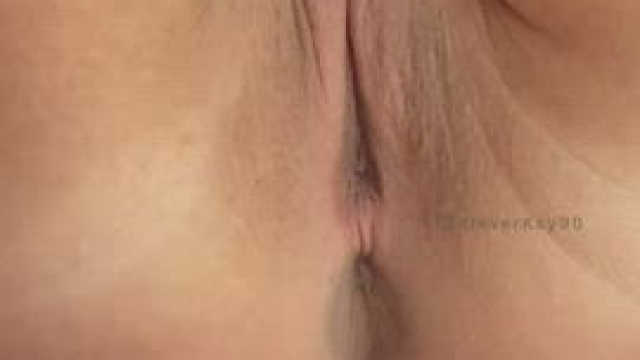 Nibble on my lips and suck my clit.