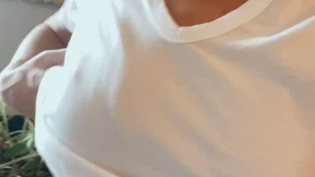 Cleaned house all day today and then got a booty call from one of my bfs. Fuckin