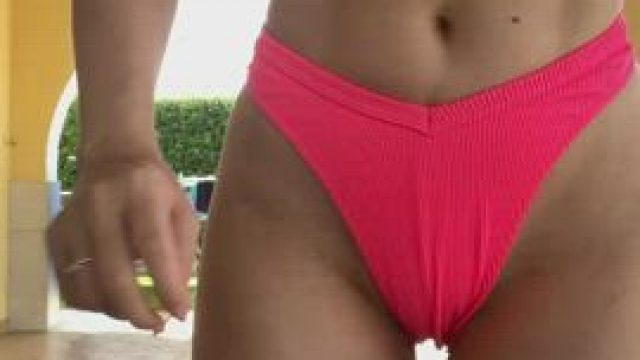 Think I’m going to give the neighbors a treat today! (f)