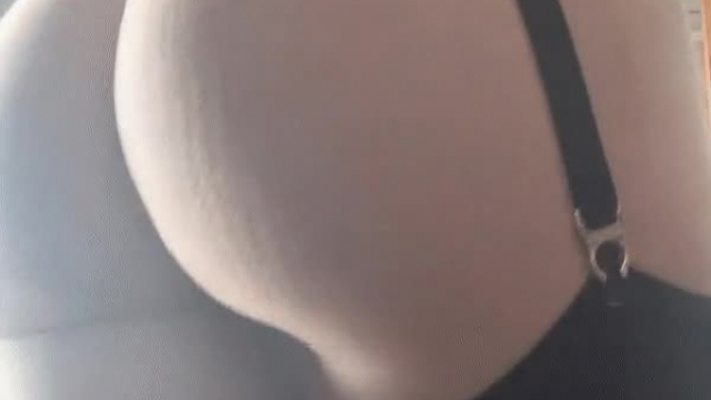 I tried to be hot but my cheeks still have imprints from my cosy blanket…