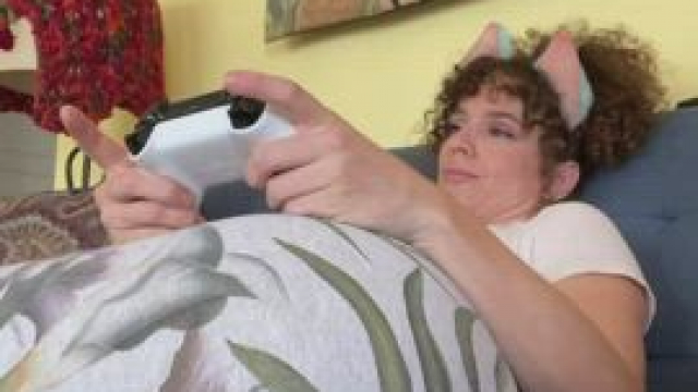 I love playing video games with my son and his friends! [F] MILF