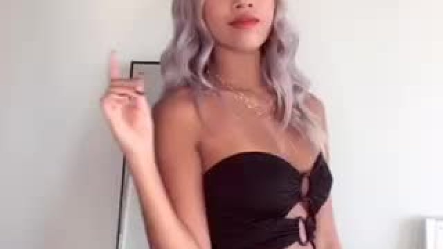 Do you like to see my boobs shaking like this?