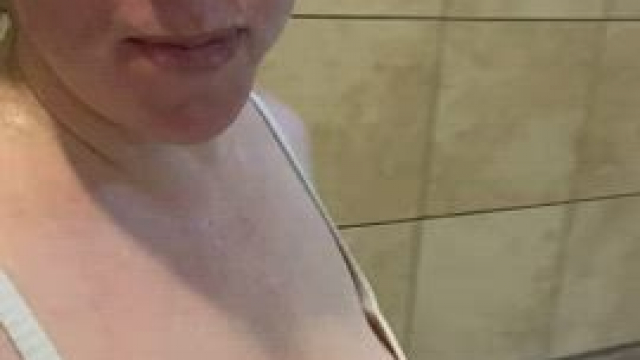 Hotels just bring the naughty out in me! [gif]