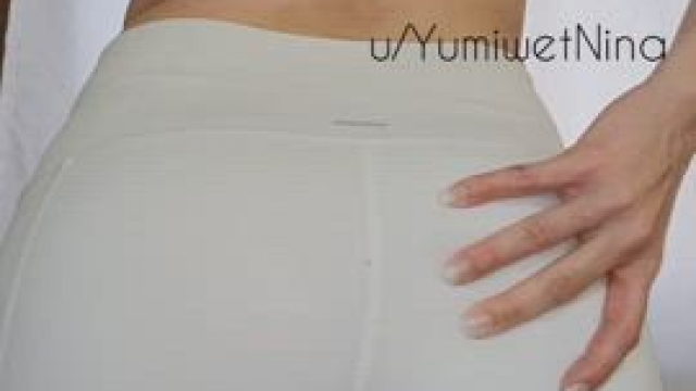 my ass looks so much bigger out of these yoga pants