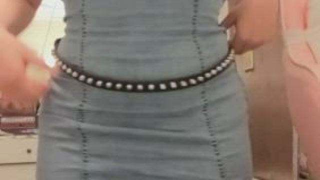 I like to wear clothes that are easy to take out on first dates, I hope you don'